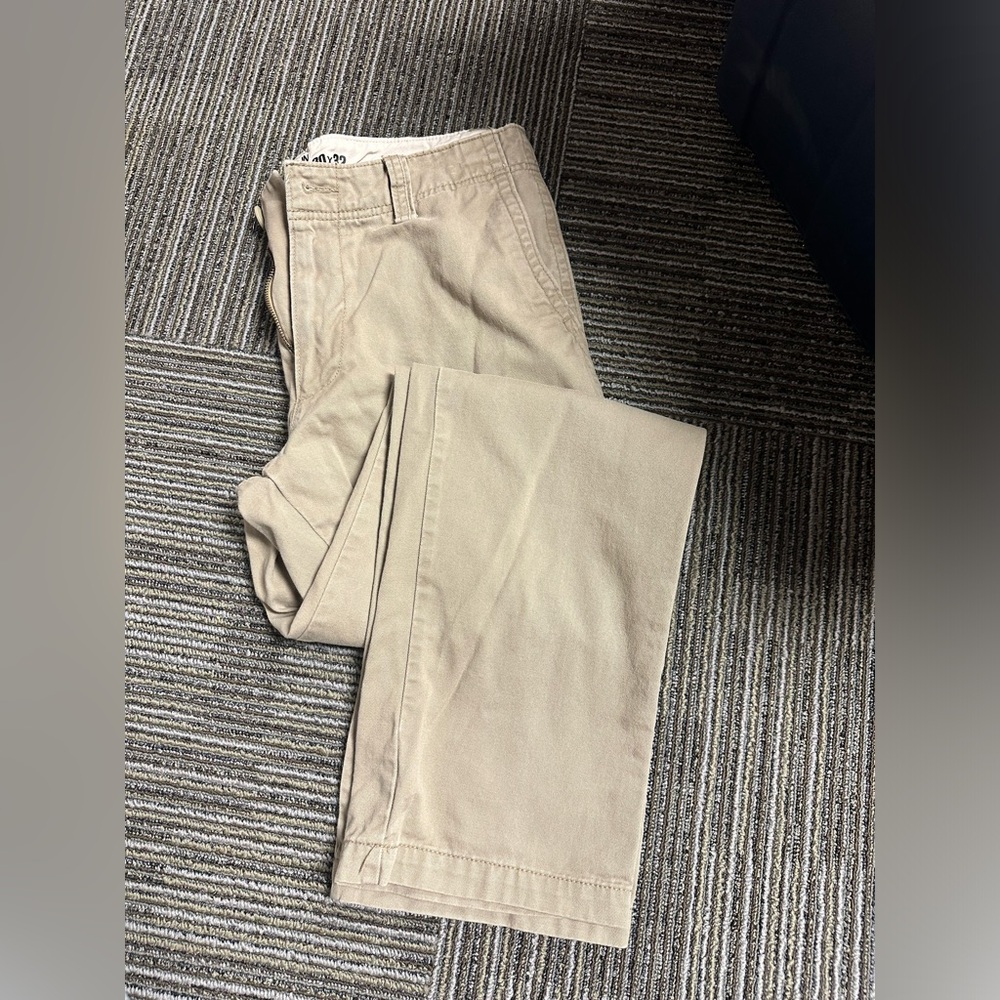 Men’s Old Navy broken in khakis style 30 x 32